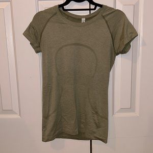 Lululemon Swiftly tech short sleeve